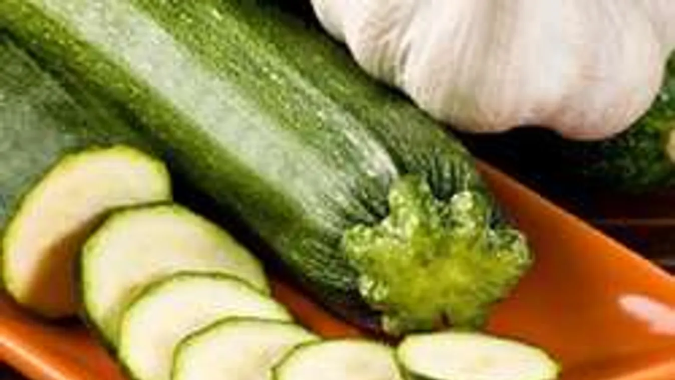 Itt a szeptember diétadurranása: sajtos cukkinichips!