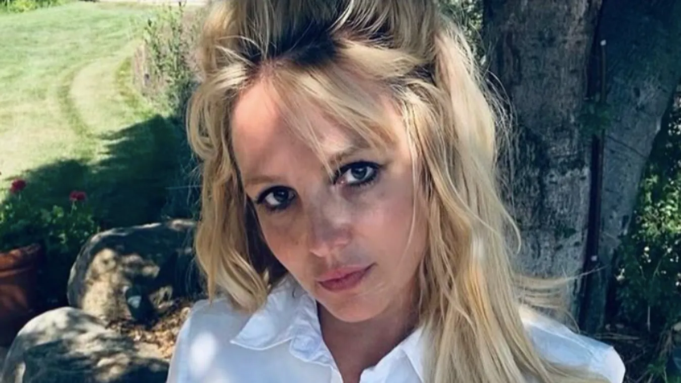 Britney megint vetkőzött a rajongóinak