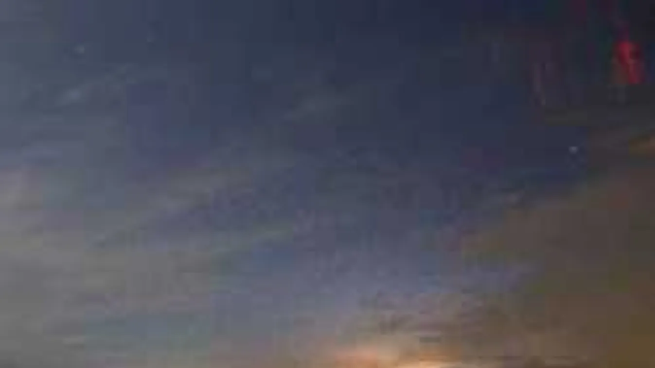 Döbbenetes égi jelenséget videóztak éjjel Siófokon