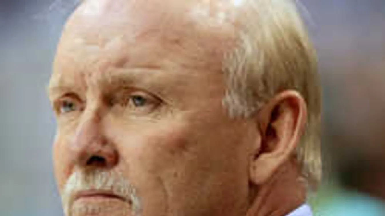 Brutális baleset: kórházba vitték a legendás sportedzőt