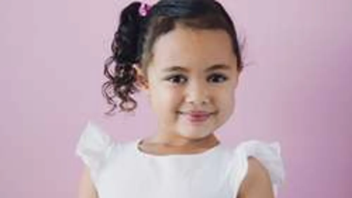 Vigyázat! Meg fogsz őrülni ezért a kislányért!