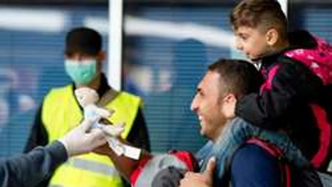 Francia állam: Engedd be az otthonodba a menekülteket!