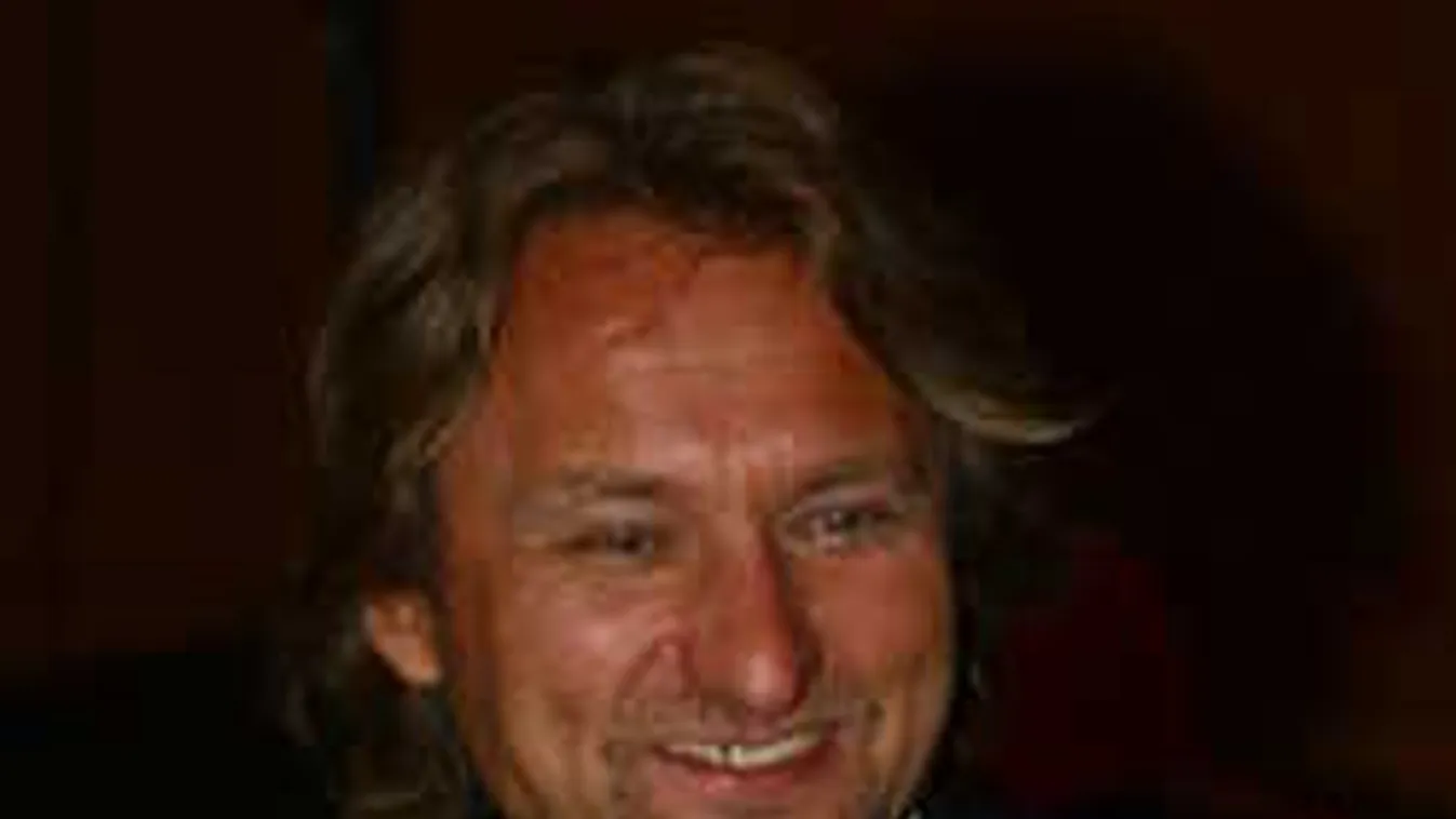 Kaszás Attila halála: tíz év óta először láthatta a közönség a gyerekeit!