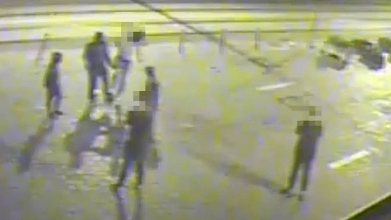 Tragédia a Bécsi úton: halálra vertek egy kéregetőt a fiatalok – Videó