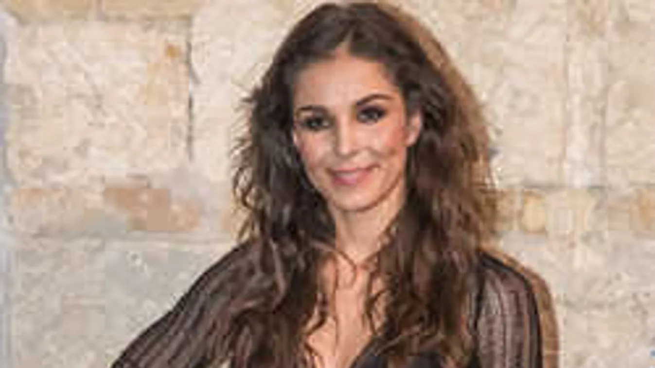 Nagy a boldogság: fantasztikus hírt közölt a dögös magyar műsorvezető