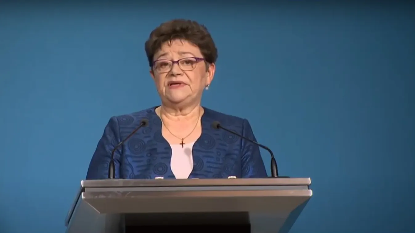 Müller Cecília: „Még sokáig kell viselnünk a maszkot!”