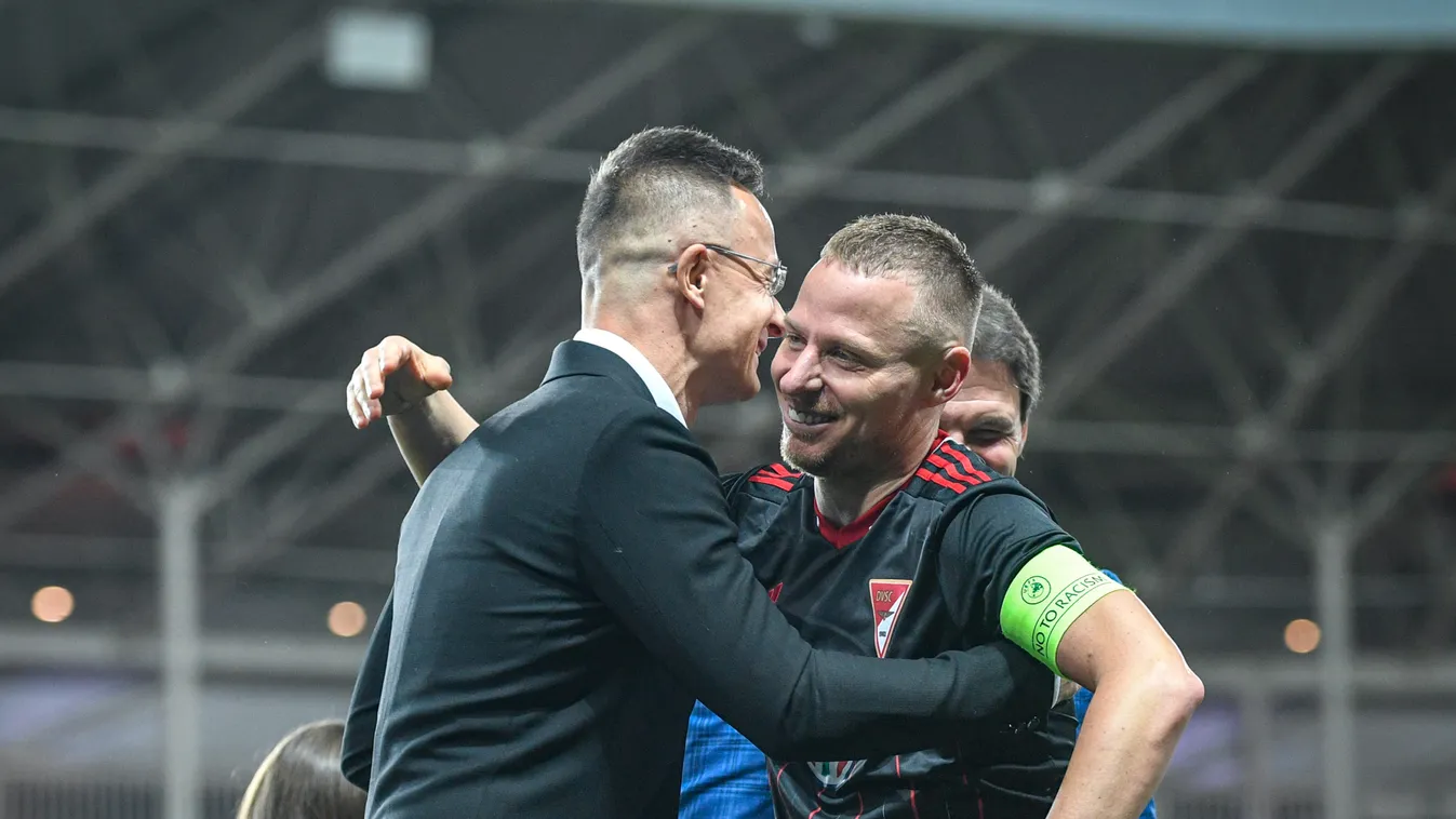 Dzsudzsák Balázsnak üzent Szijjártó Péter, adott is neki valamit