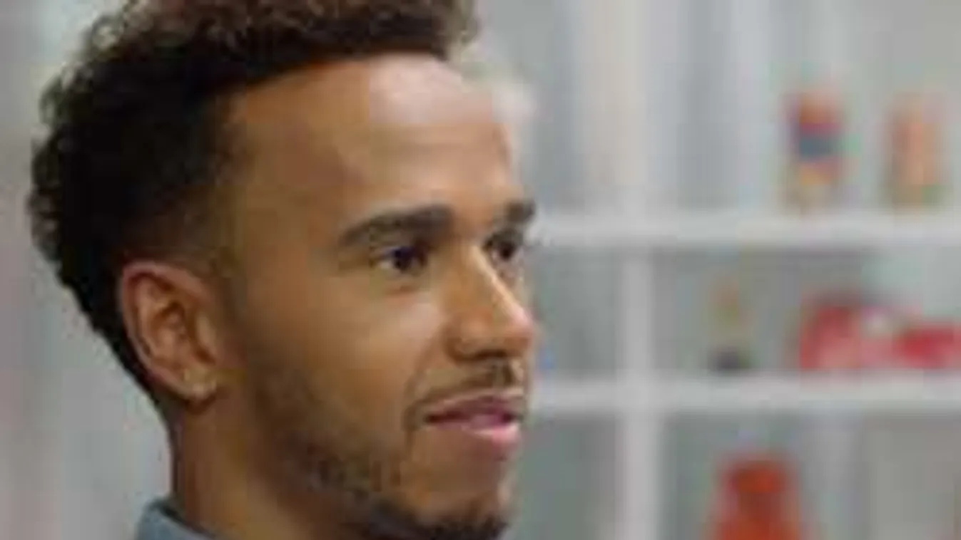 Homofób, gyerekalázós videóval zárta a karácsonyt Lewis Hamilton