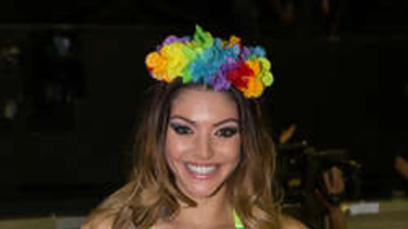 Zárd a pénteket a TV2 sztárjának formás melleivel!