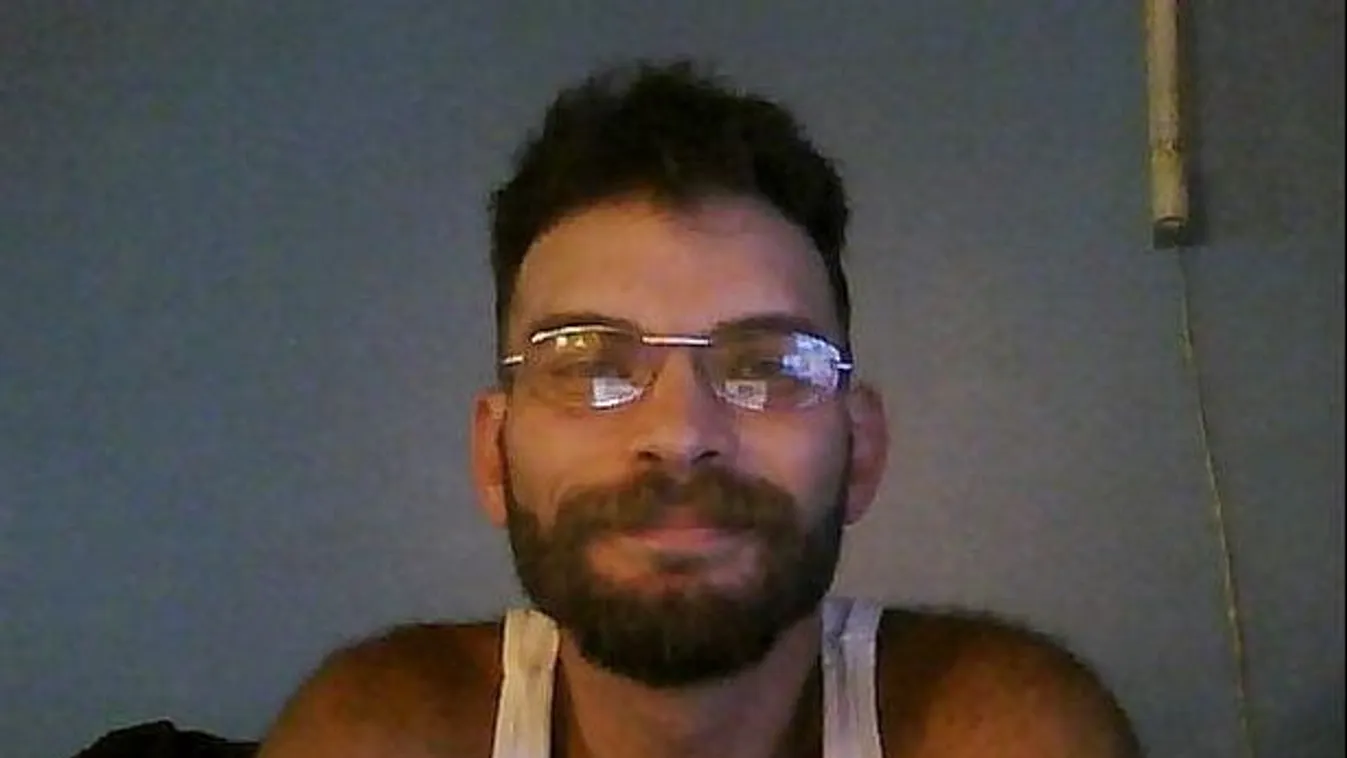 Ez nagyon durva: Felesége buktatta le az anyjával szexelő férfit +18