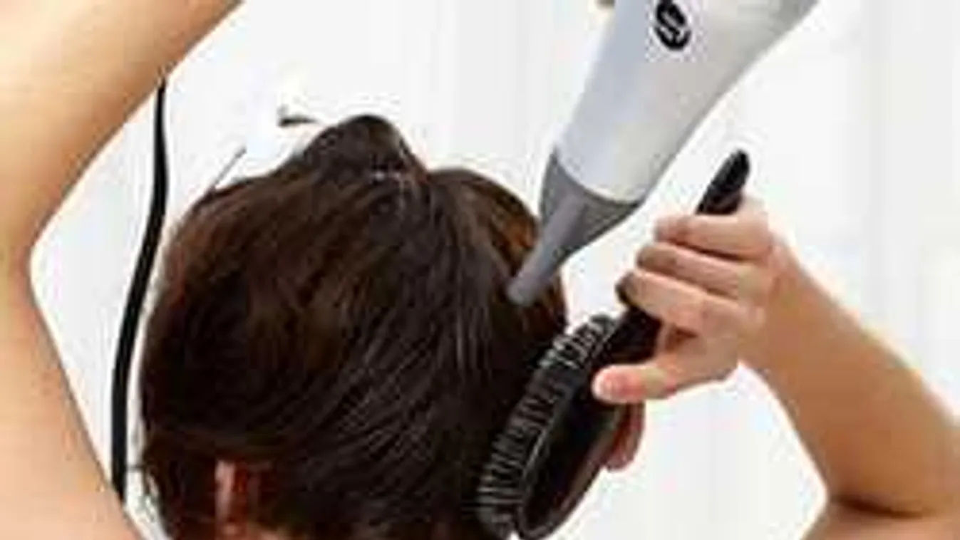 Hihetetlen, de így öregít mindenkit a hajszárítás