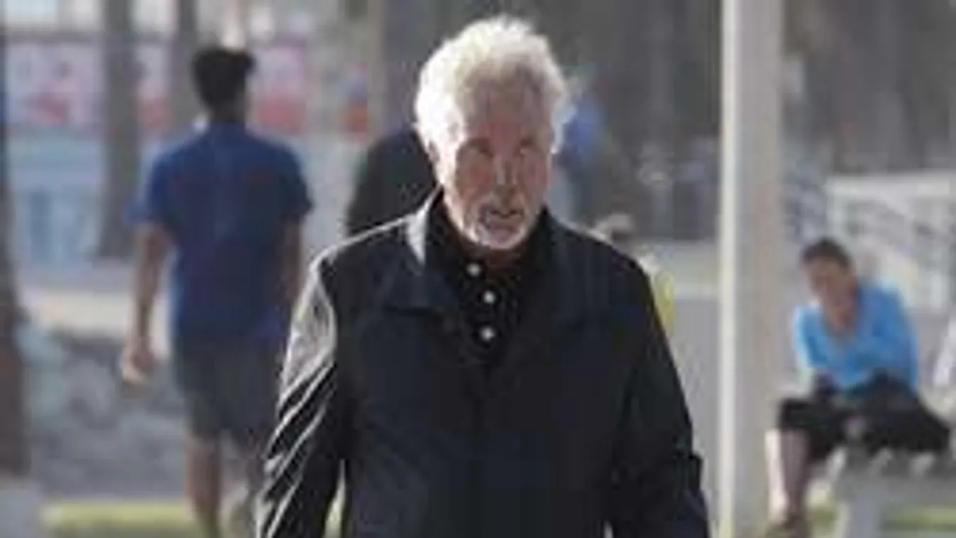 Rémesen néz ki a nejét gyászoló világsztár