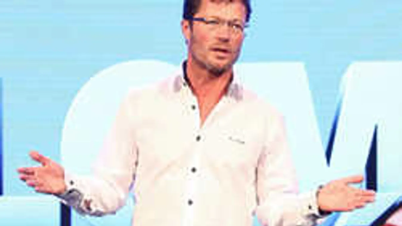 Csak Stohl András tudta megnyugtatni a kétségbeesett magyar énekest