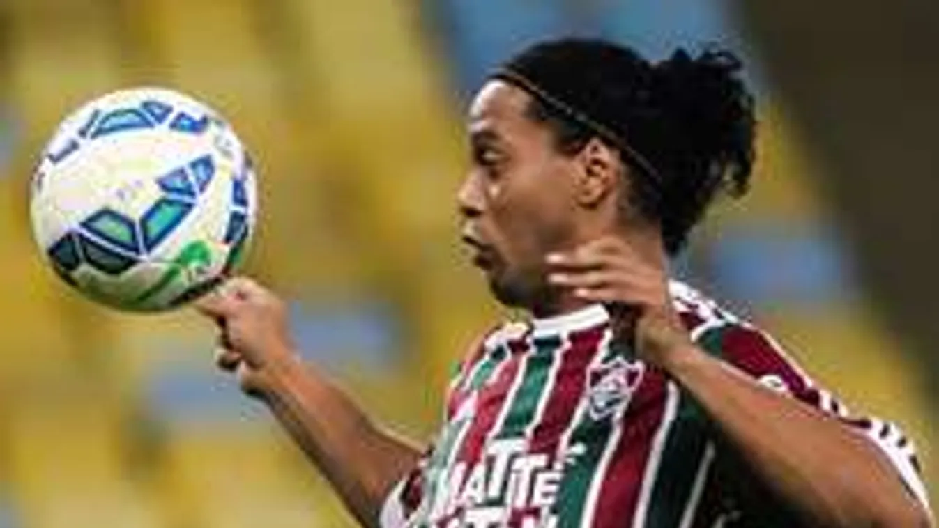 Ronaldinho bepiált, alig állt a lábán egy partin - fotó