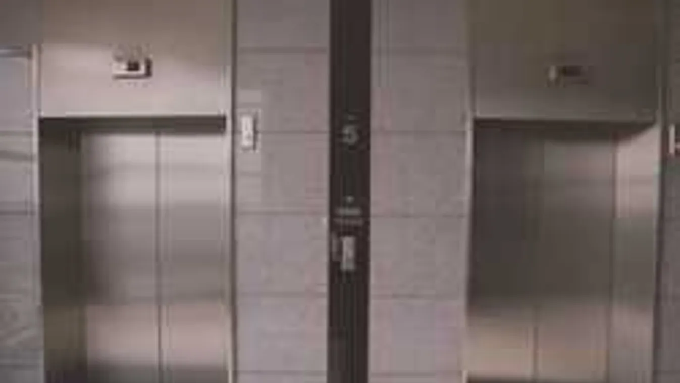 Pánik! Két gyermek is bent ragadt a meghibásodott liftben Kisújszálláson