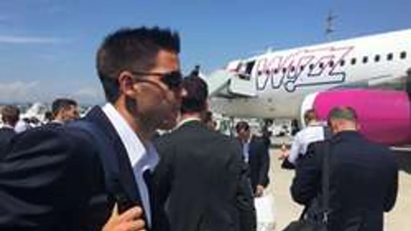 Hazatért a válogatott, jöhet a népünnepély!