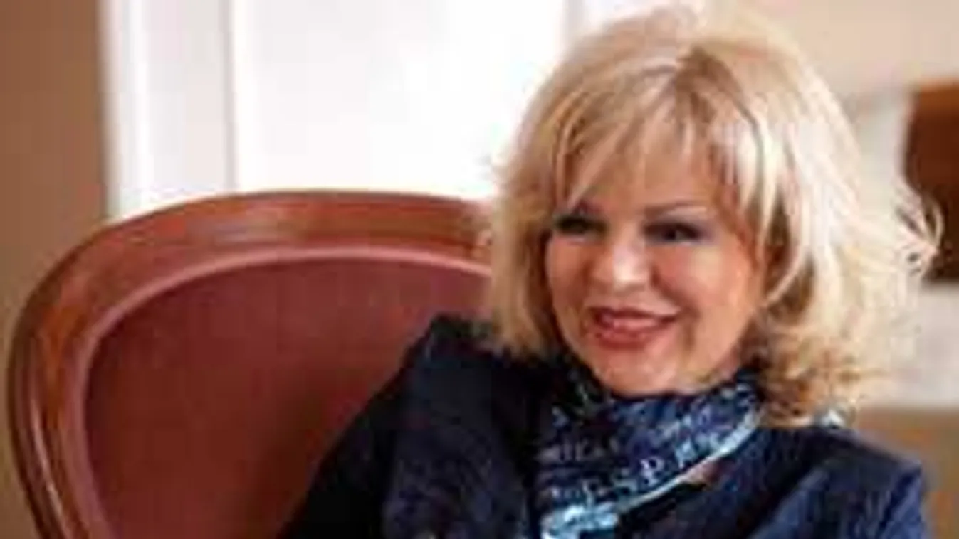 Balázs Klári nem áll le: Hajvágás után ezúttal mást nyíratott