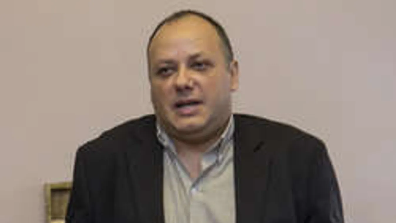 Újabb aggasztó hírek érkeztek Damu Roland újszülött kislányáról!