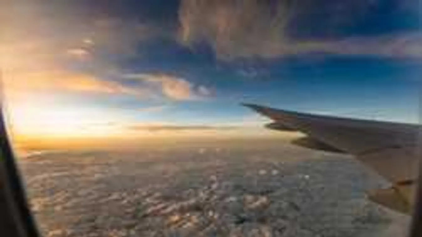 Készültség a repülőtéren: 300 utassal a fedélzetén szenvedett balesetet egy repülő