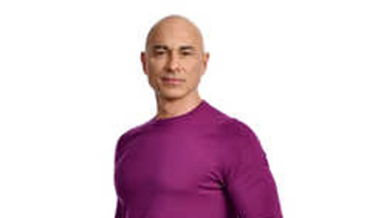 Nagy a szerelem: így romantikázik fiatal barátnőjével a TV2 sztárja