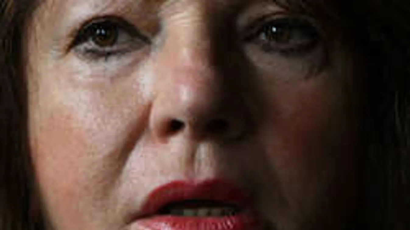 Kossuth-díjat adnának Zalatnay Cininek