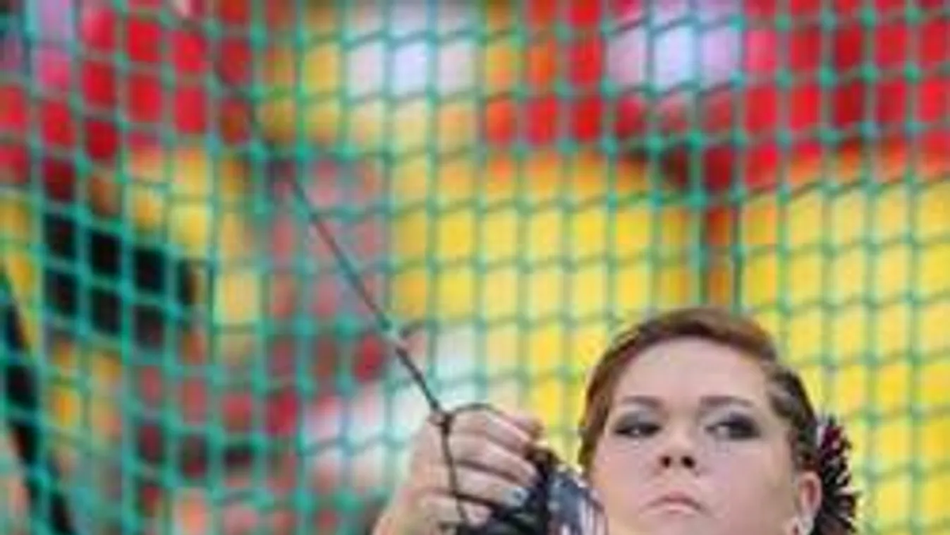 Eldobod az agyad! Pucéran pörög az atlétanő - fotó