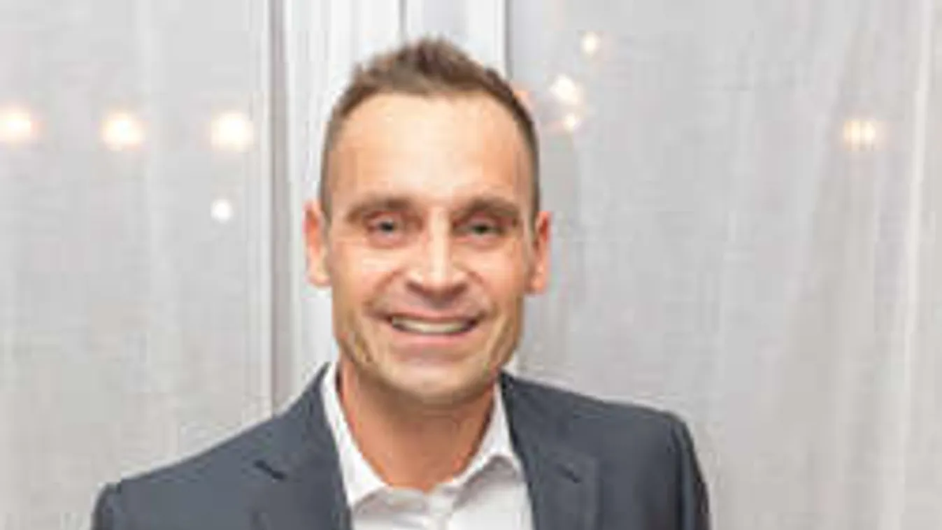 Online románc! A neten keresik a szerelmet a magyar celebek!