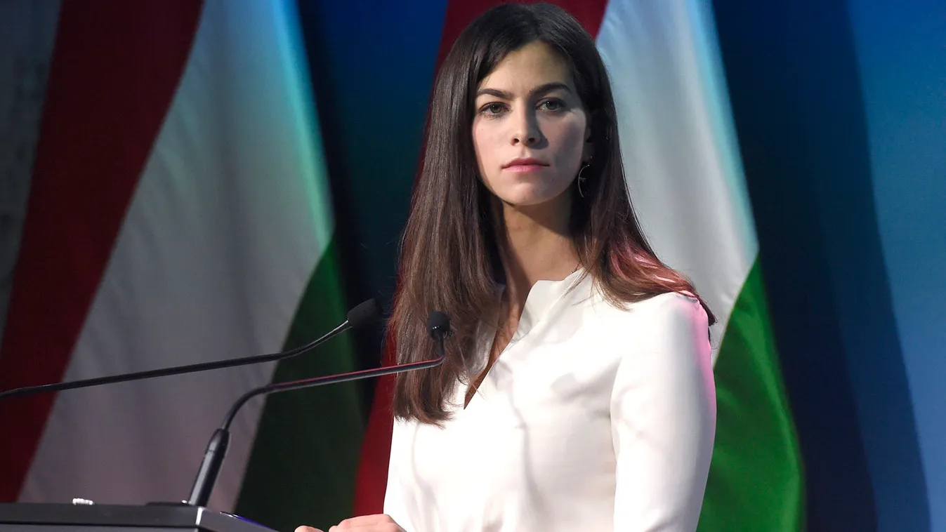 SZENTKIRÁLYI Alexandra