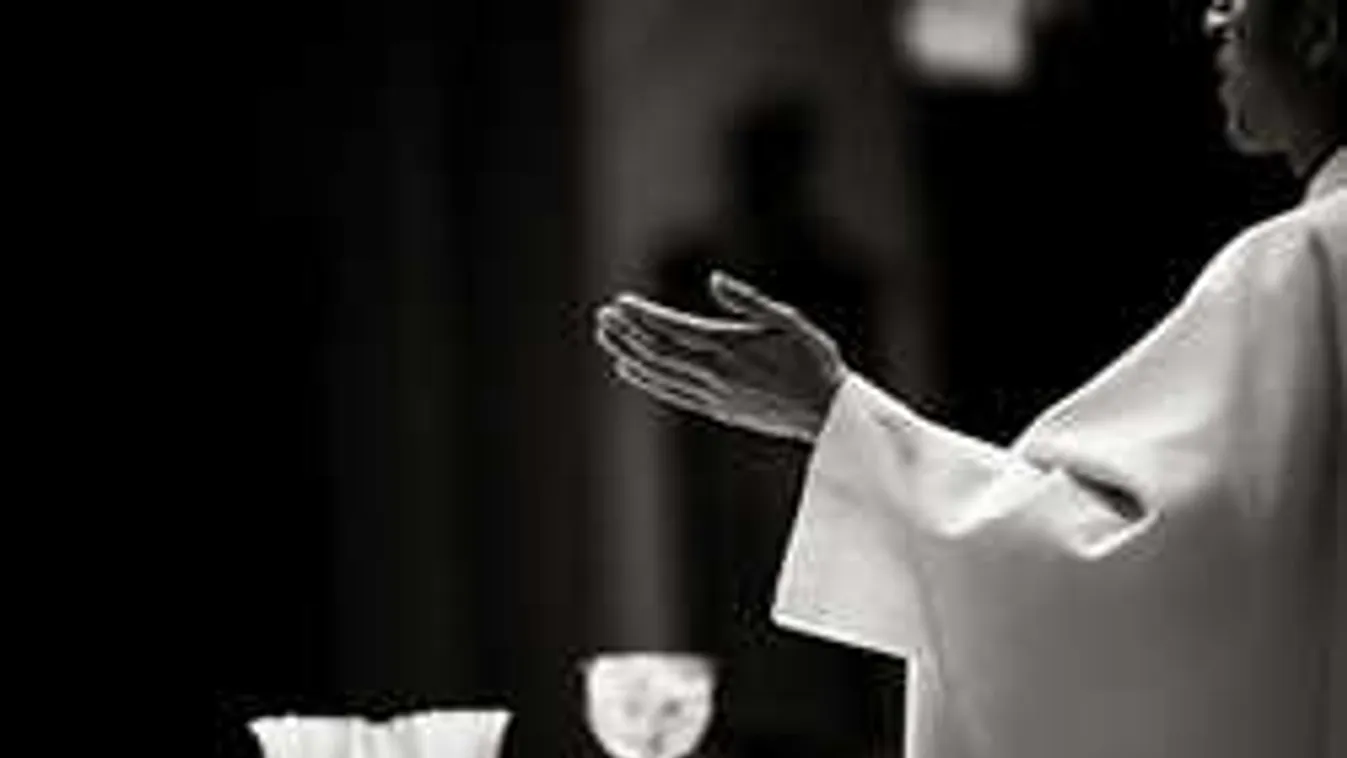 Elképesztő, hogyan verte át híveit éveken keresztül a budapesti főpap