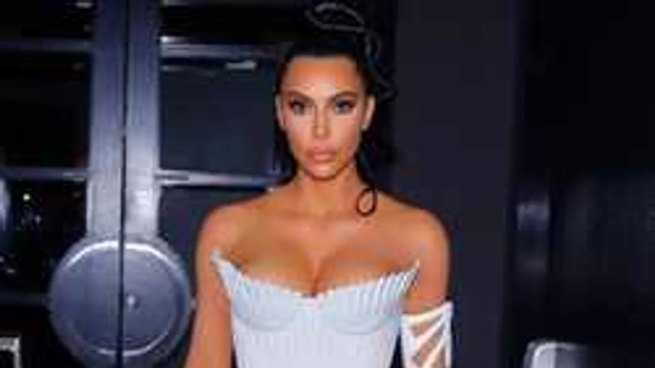 Óriási örömhír: Negyedszer is anya lesz a dögös sztáranyuka