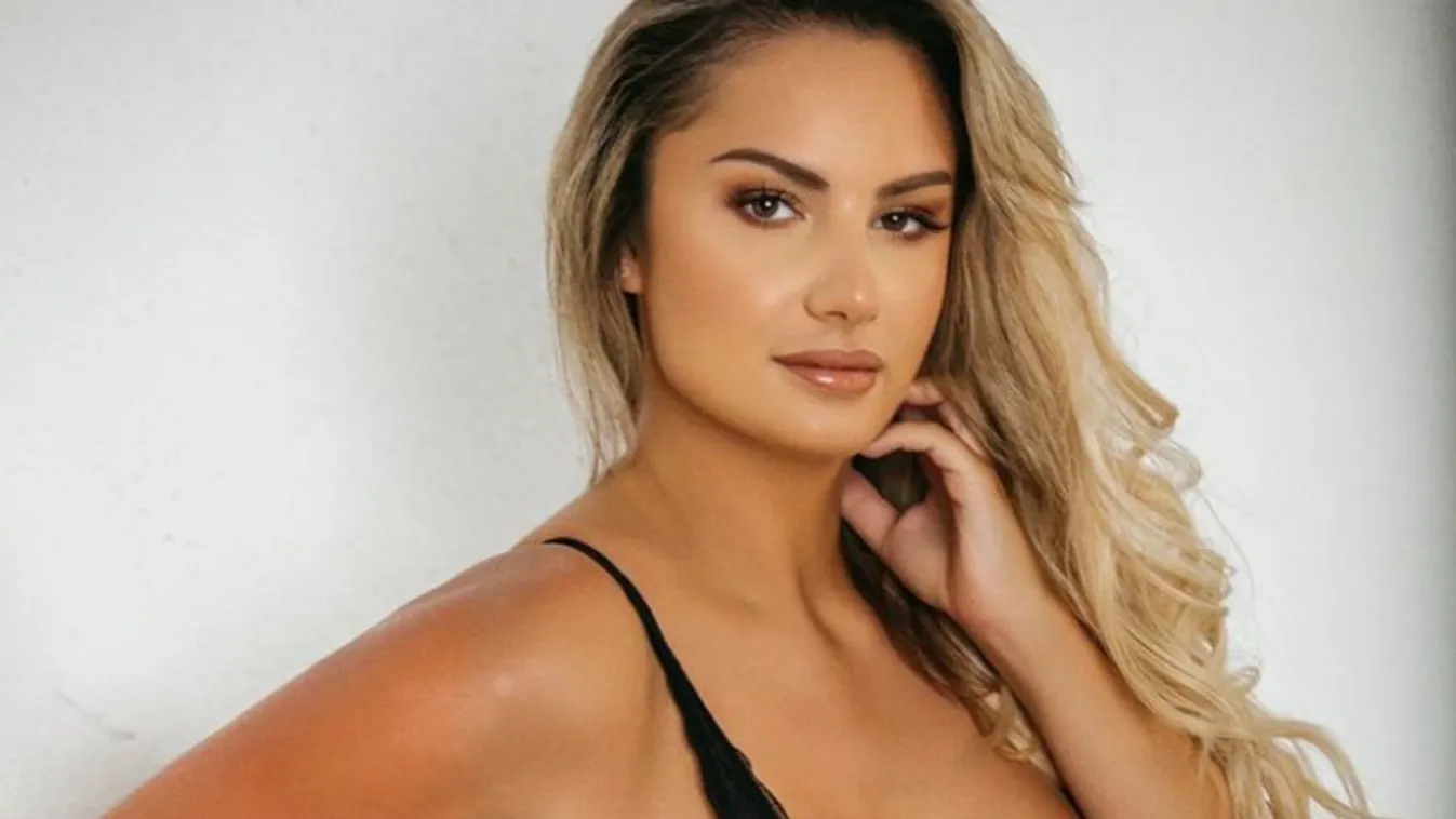 Szexmunkásnak állt az óriásmellű tanárnő, egykori diákjai imádják a fotóit