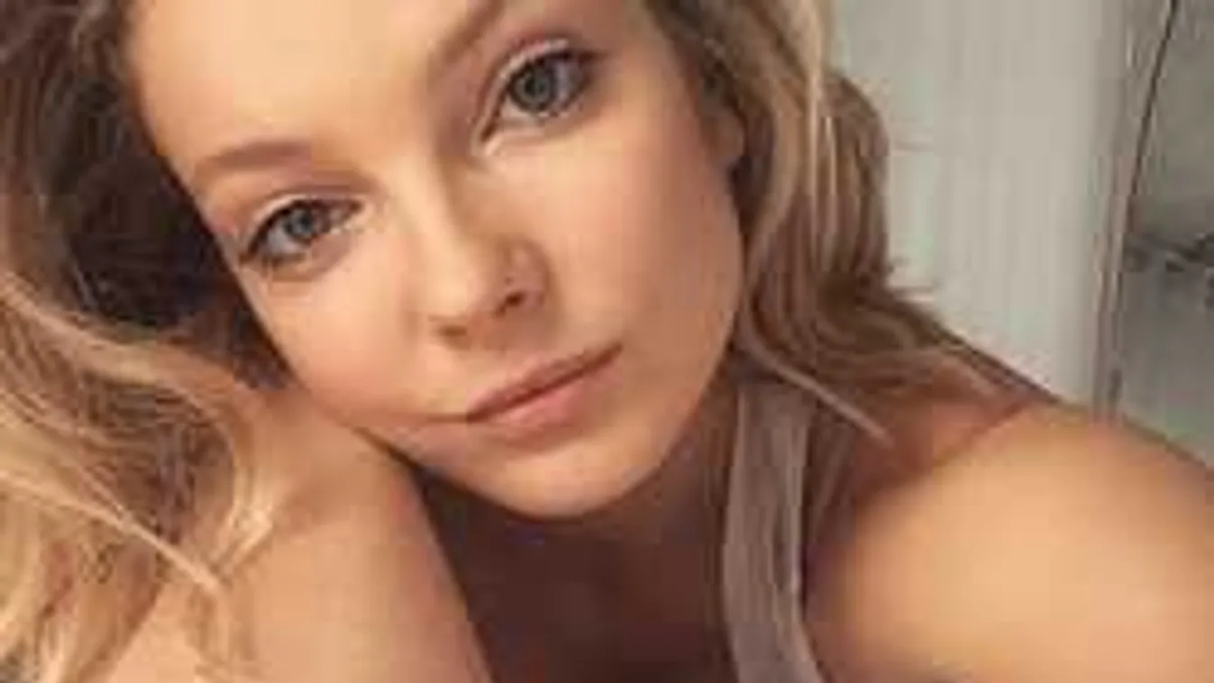 A bugyit is levette Mihalik Enikő!