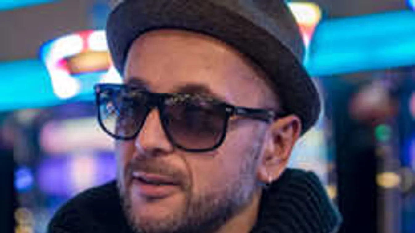 Nem hittünk a szemünknek: Csupasz fenekét mutogatta nyilvánosan Majka