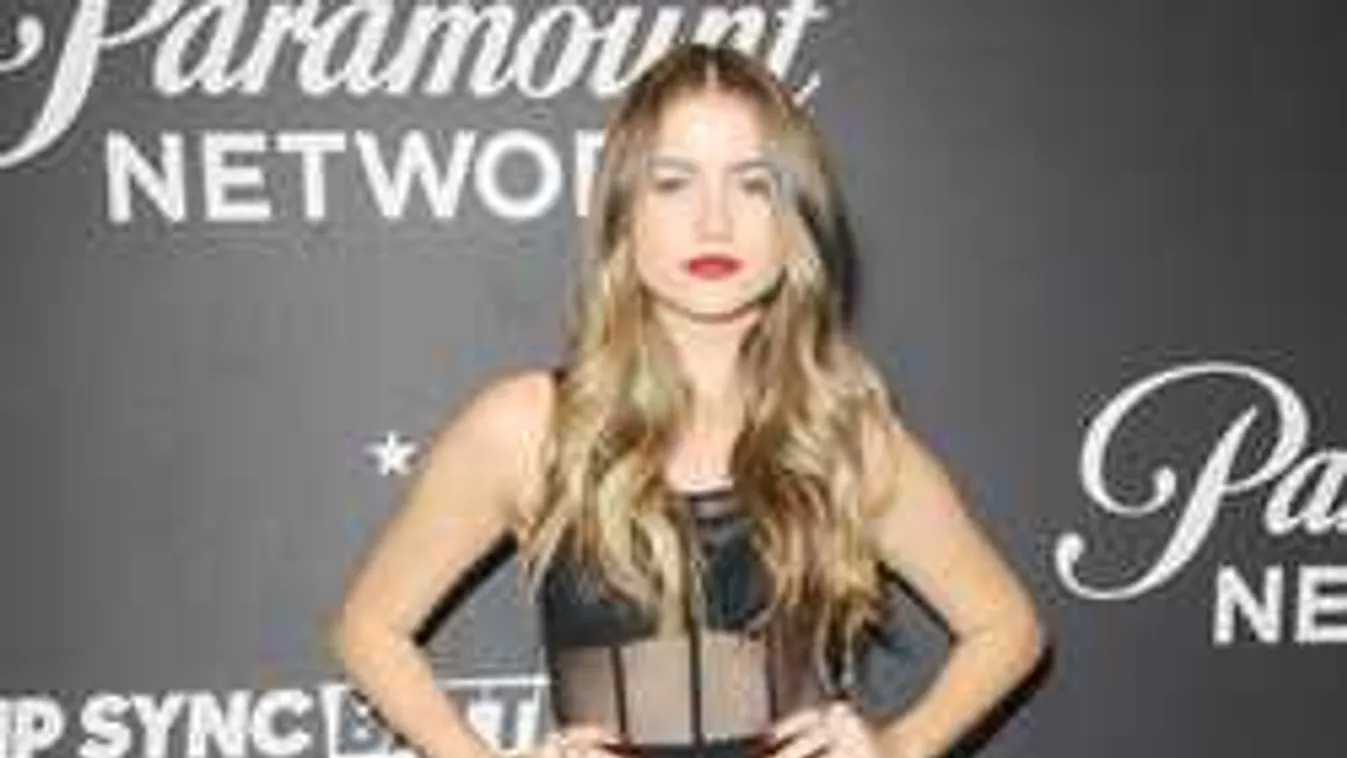 Felszisszennek a férfiak: Ennél átlátszóbb női ruha nincs