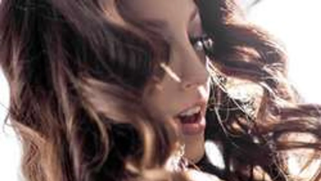 Õrületes popsit villantott a férfifaló istennő