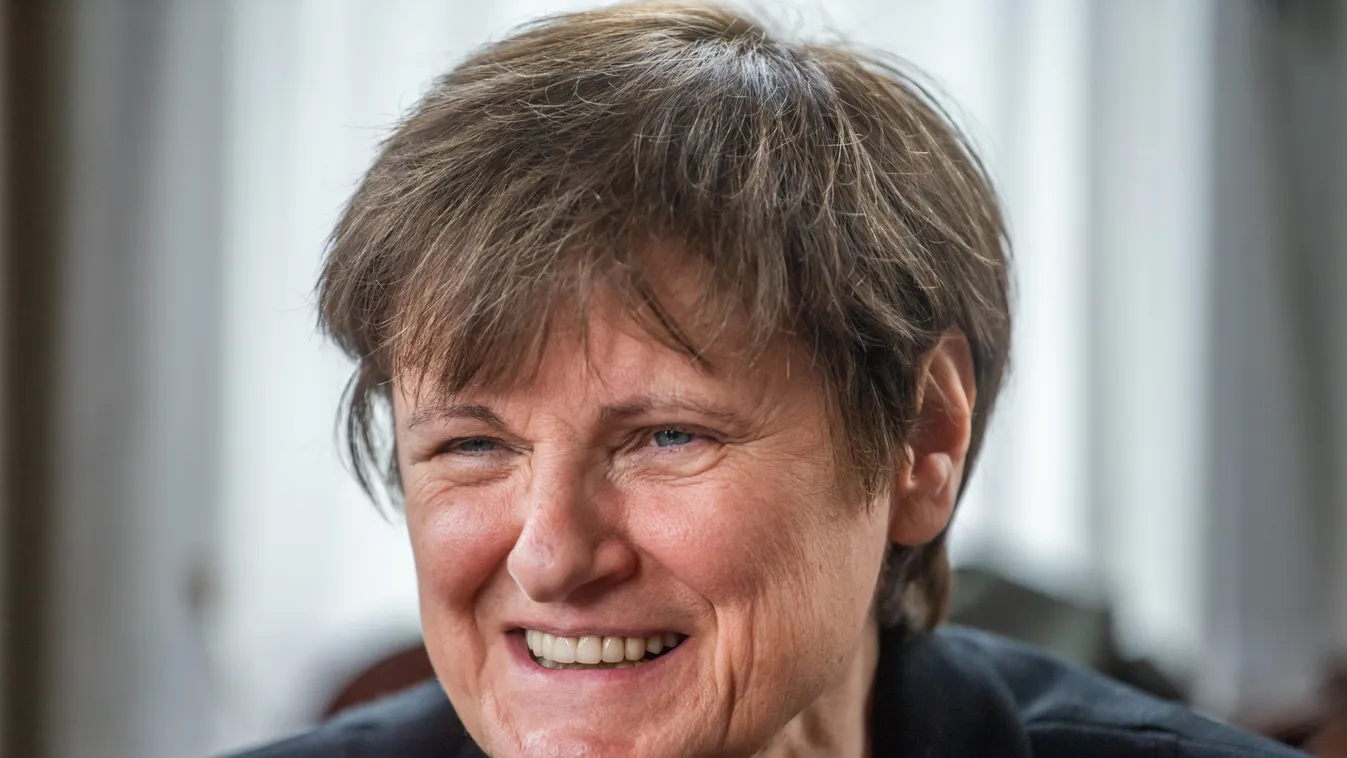 LOMNICI Zoltán; KARIKÓ Katalin