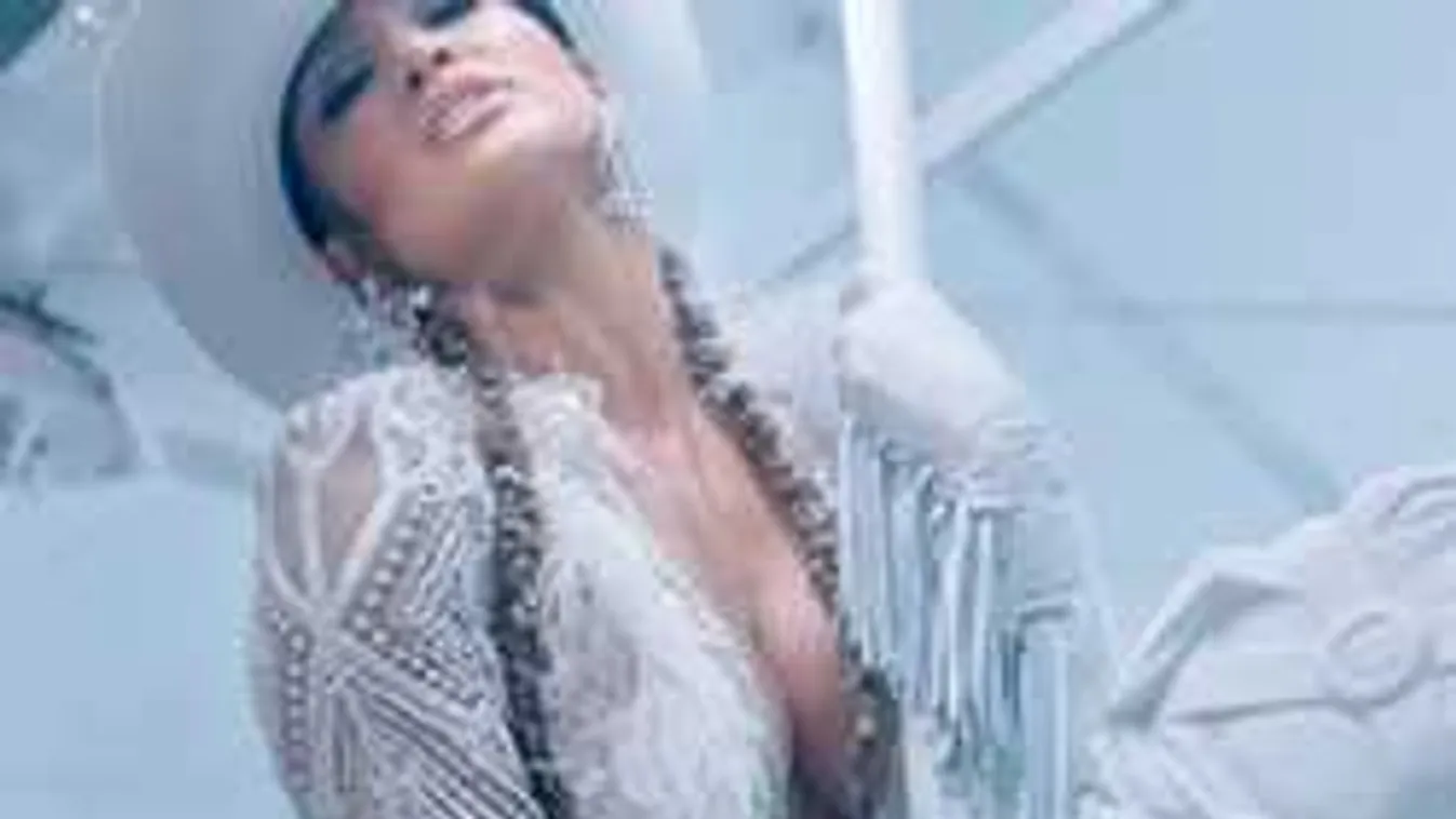Bátran és sokszor villant új klipjében Jennifer Lopez - képek