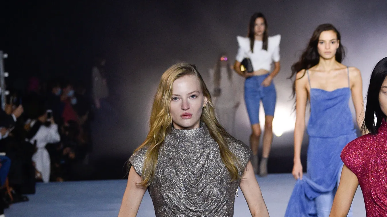 Balmain : Runway - Paris Fashion Week - Womenswear Spring Summer 2021