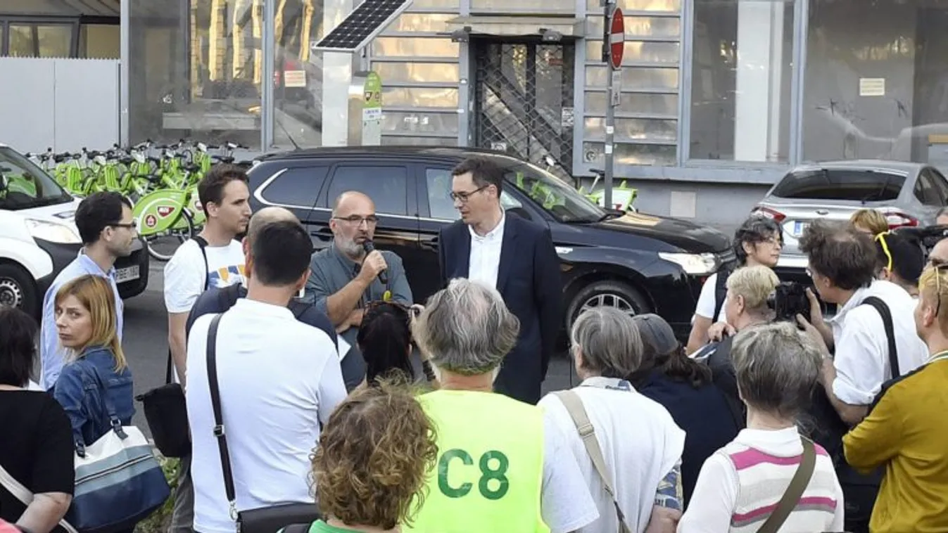 Nyomoz a rendőrség az ellenzék adatkezelési botránya miatt