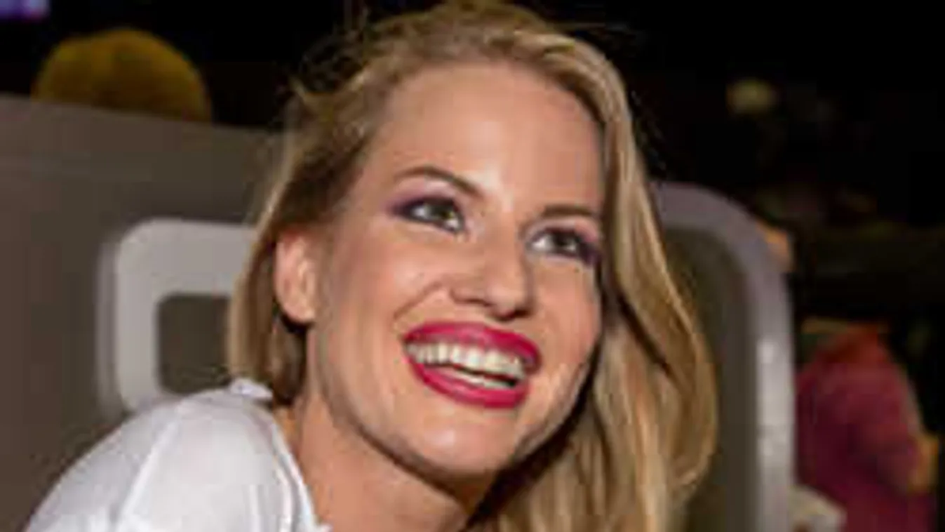 Ez mesebeli, irigykednek a rajongók Mádai Vivien tökéletes életére