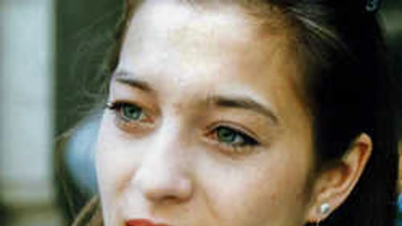 Nagy a baj: börtönbe kerülhet a csinos magyar színésznő