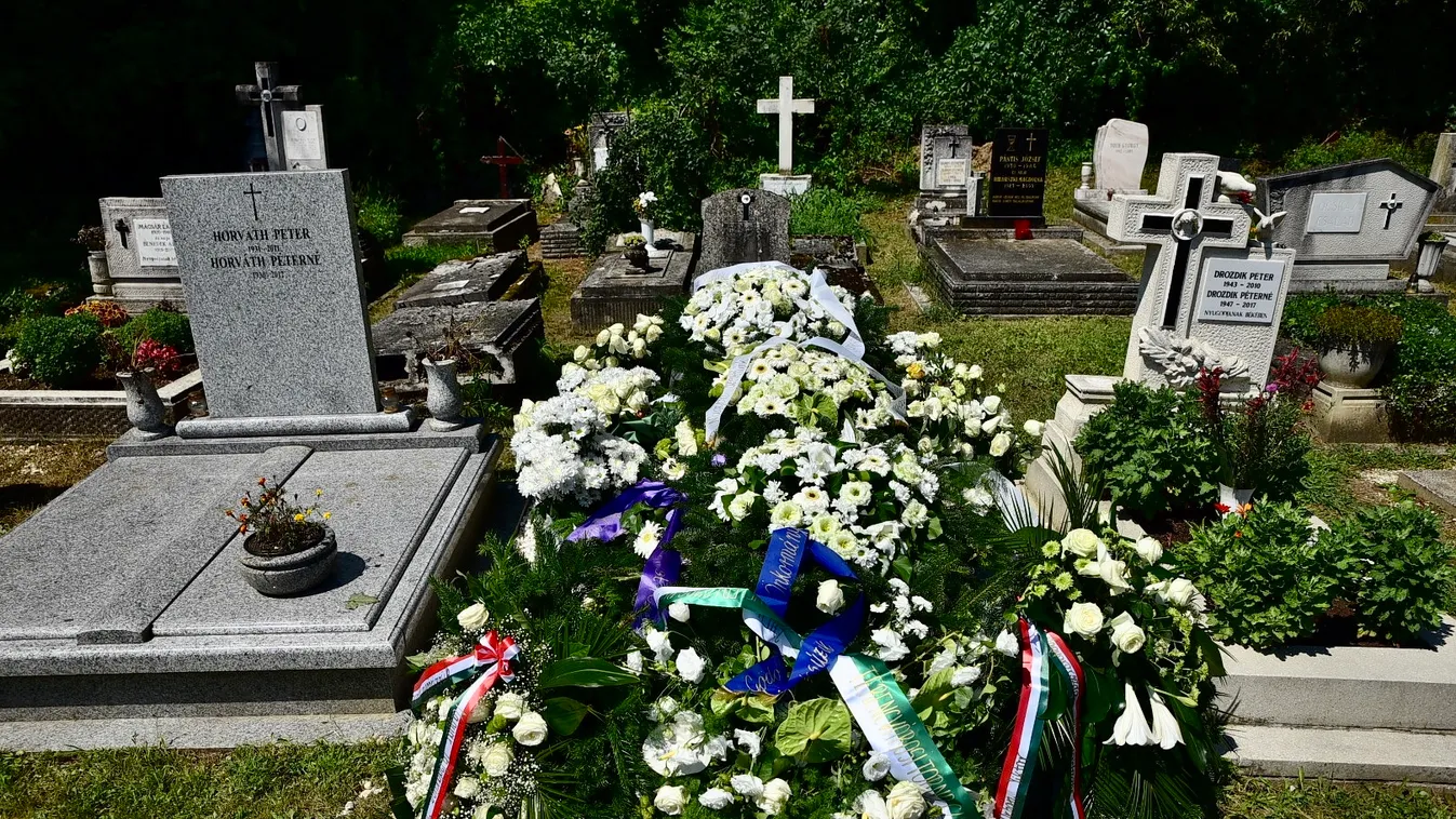 Szívszorító videó: örök nyugalomra helyezték Szűcs Lajost
