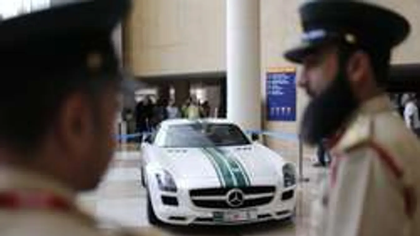 Lamborghinivel száguldoznak a dubaji rendőrök