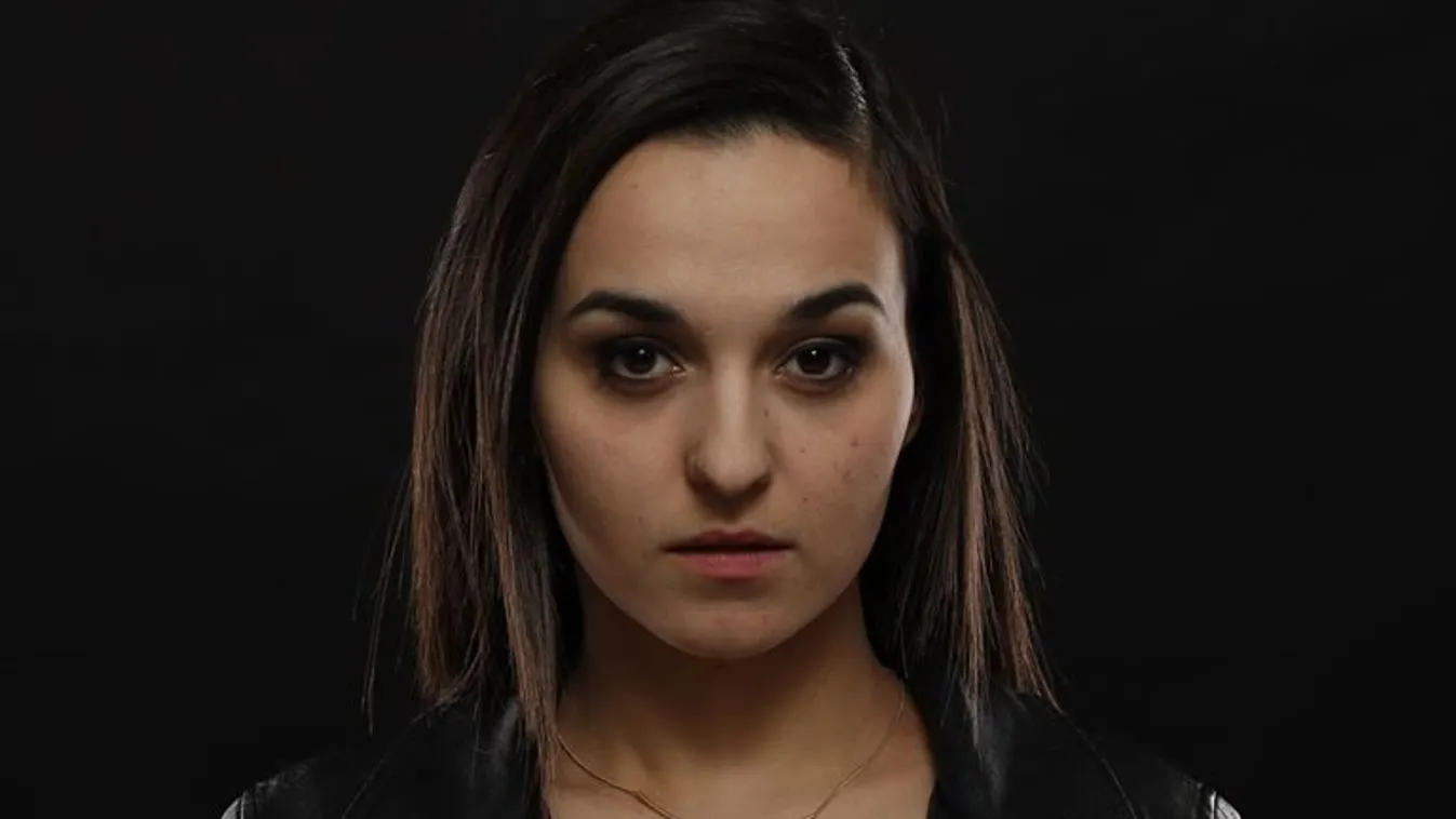 Otthonról tanítja a diákjait Orsovai Reni