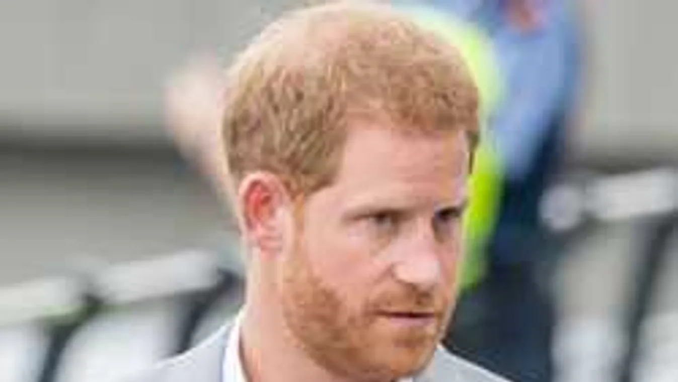 Durván korhatáros ajándékkal lepte meg Katalin Harry herceget