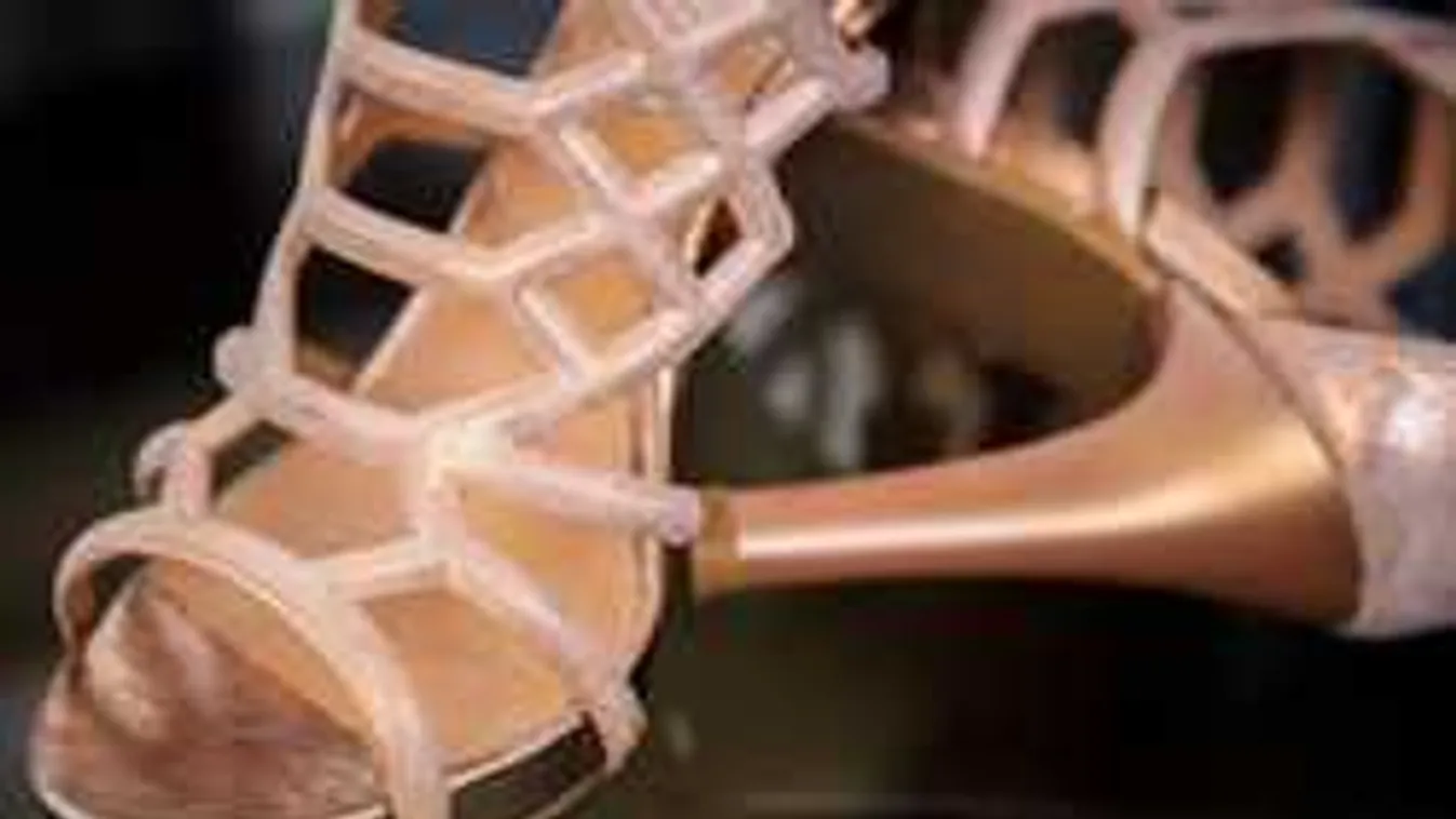 Eldobod az agyadat a legújabb cipődivattól, ez az igazi női bátorság