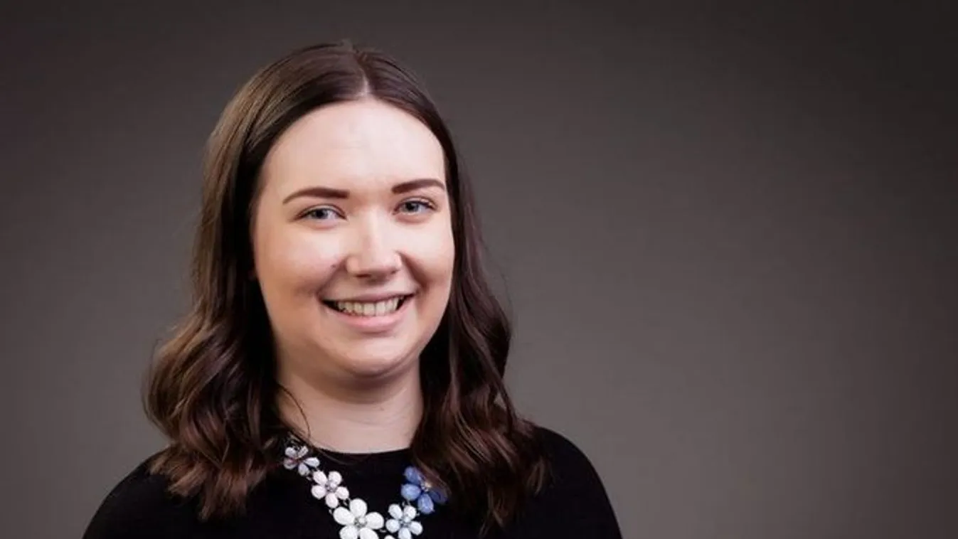 „Nagyon szeretlek és hiányzol„ – szívszorító sorokkal búcsúznak a váratlanul elhunyt, fiatal tanárnőtől