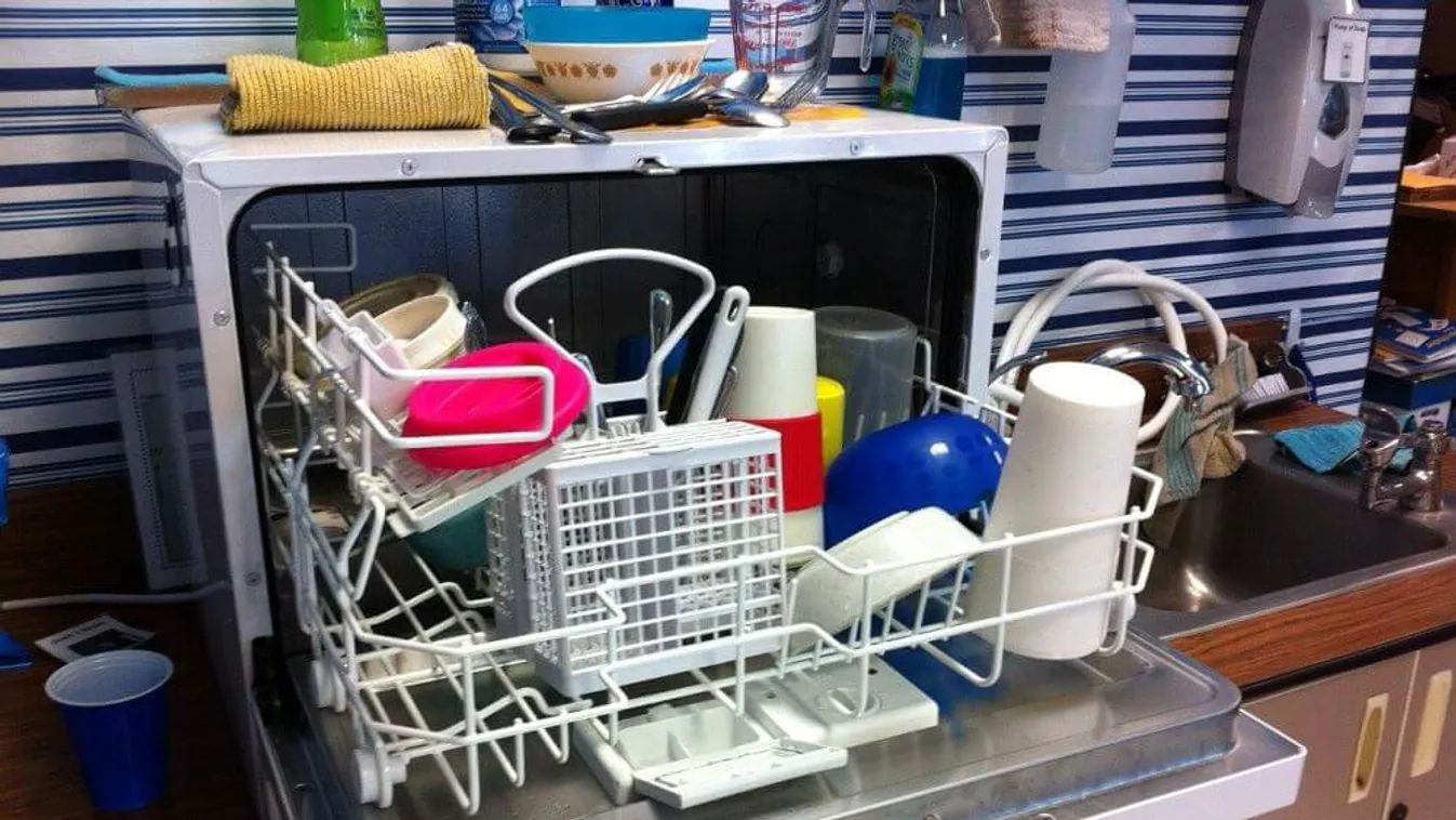 Mit tegyek a mosogatógépbe, port vagy tablettát?