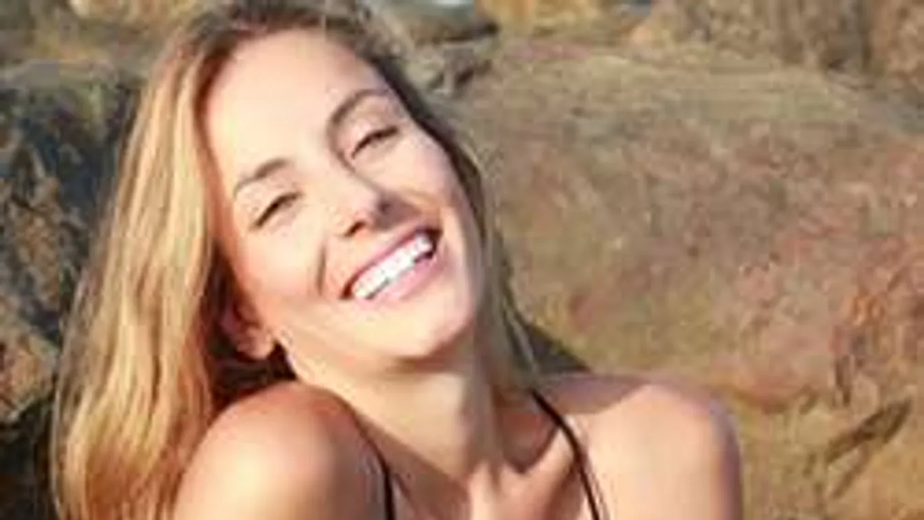 Vadító fotóival őrületet kelt a futballsztár pucérkodó nővére