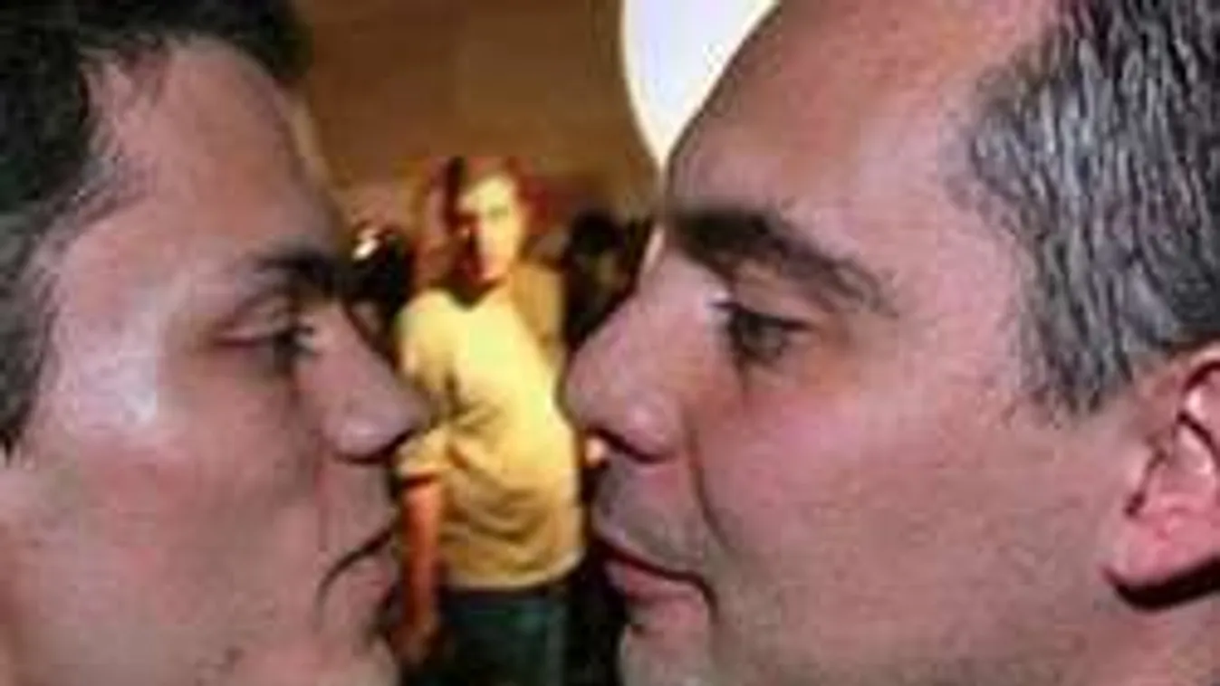 Terry Black átszakította a gátat: Fura fotót posztolt Vona Gáborról